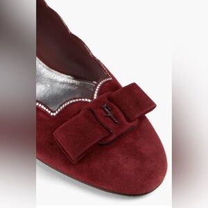 NWT Salvatore Ferragamo Women's Burgundy Vara Embellished Suede Pumps size 7.5